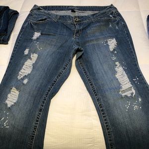 Amethyst Jeans size 20 distressed